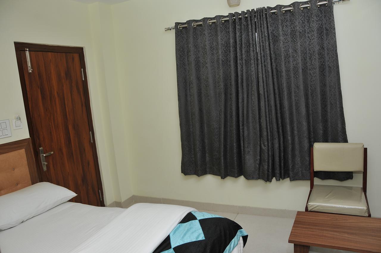 Hotel Pasupala Grand Anantapur Exterior foto